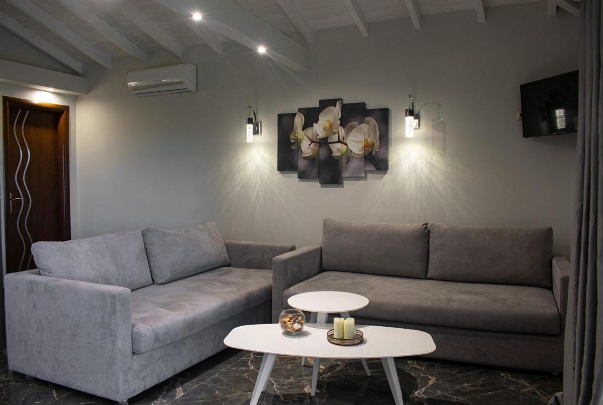 Stamos Apartments And Studios Βουρβουρού Εξωτερικό φωτογραφία