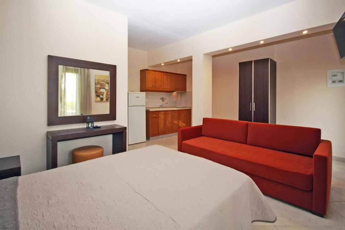 Stamos Apartments And Studios Βουρβουρού Δωμάτιο φωτογραφία