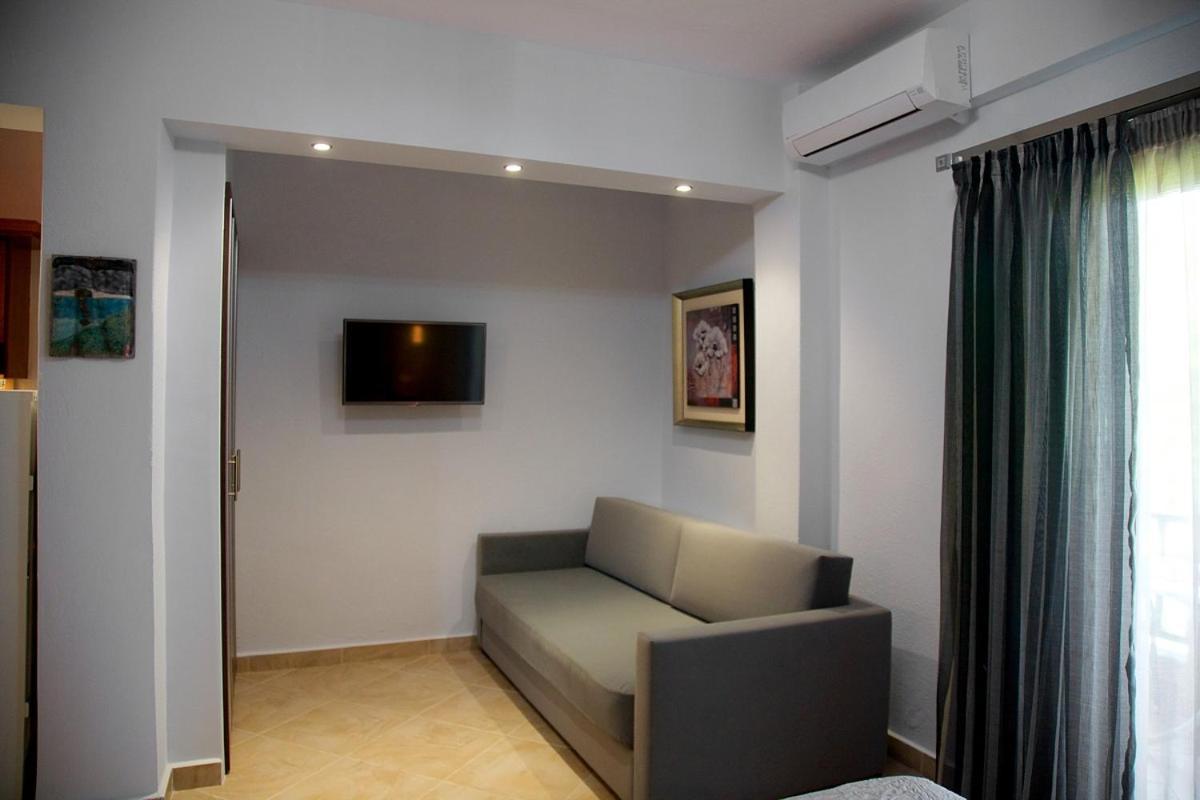 Stamos Apartments And Studios Βουρβουρού Δωμάτιο φωτογραφία