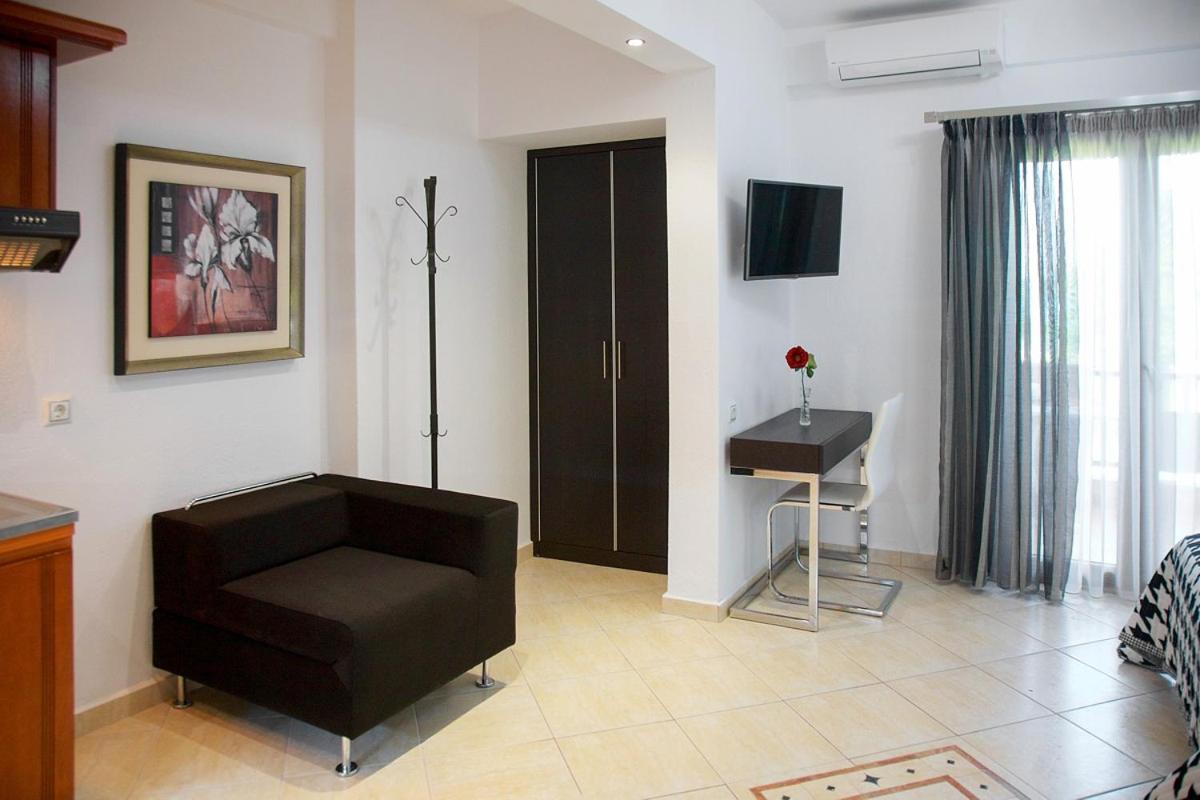 Stamos Apartments And Studios Βουρβουρού Δωμάτιο φωτογραφία