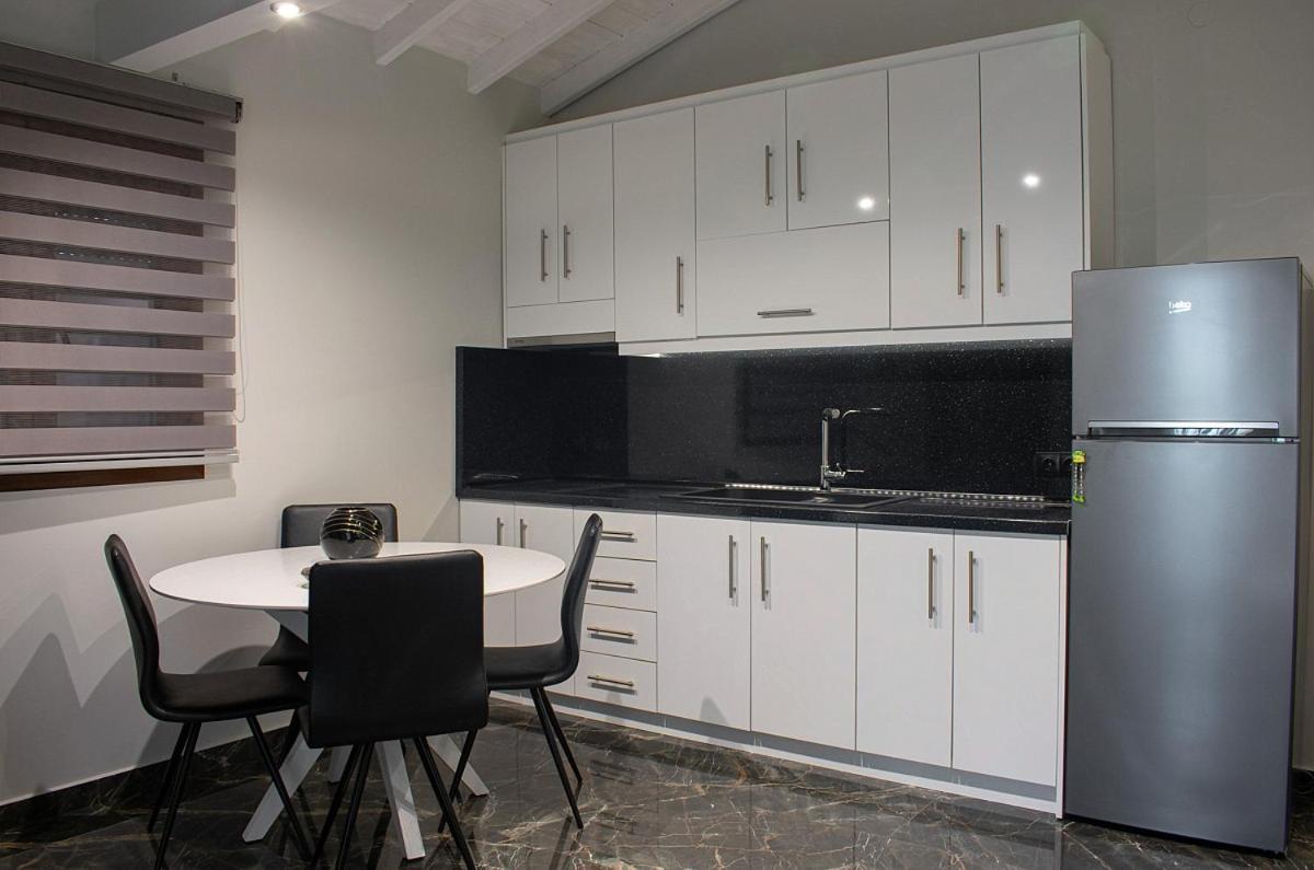 Stamos Apartments And Studios Βουρβουρού Δωμάτιο φωτογραφία